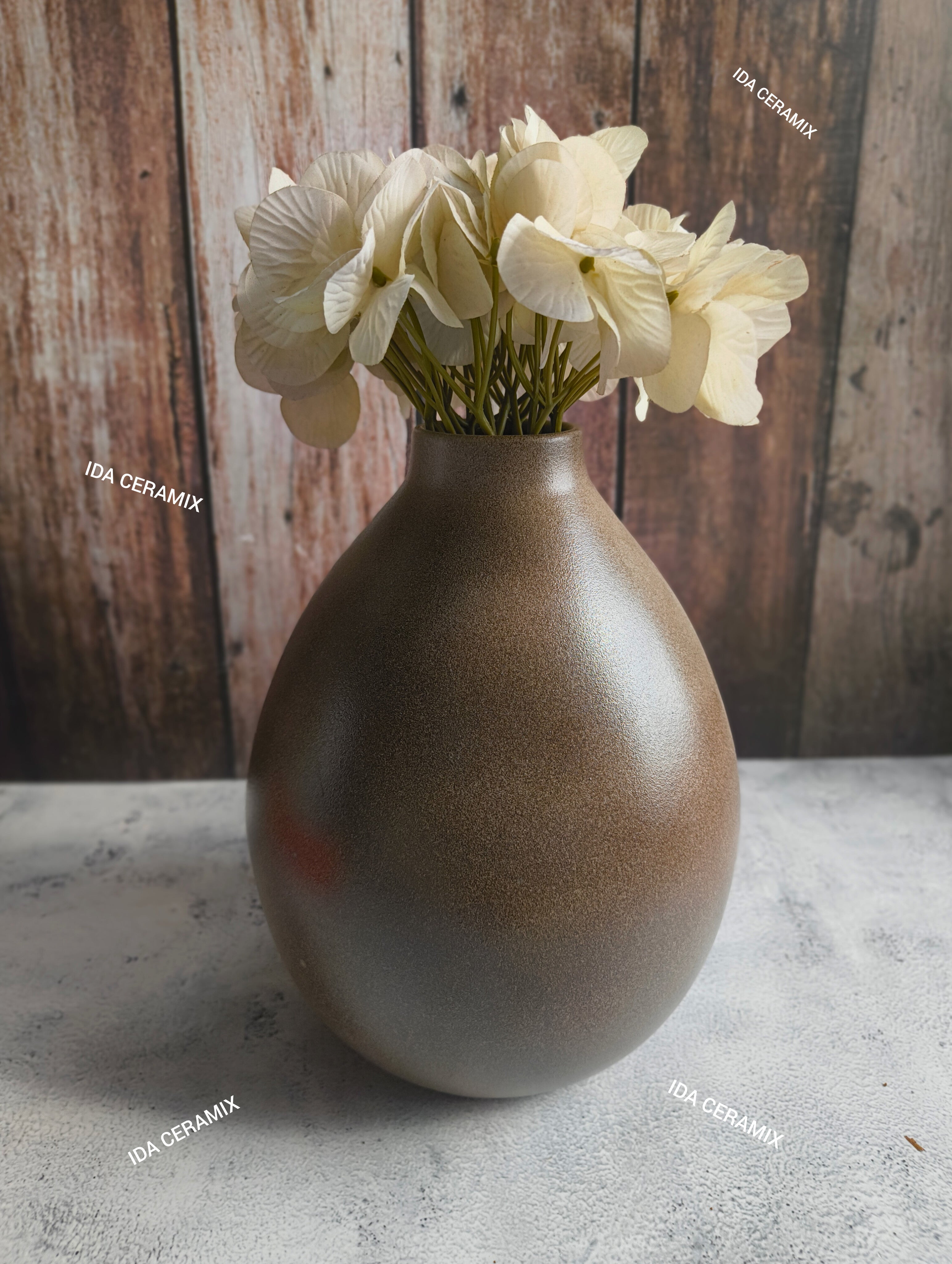 Earth-Tone Matte Finish Vase – Round Shape